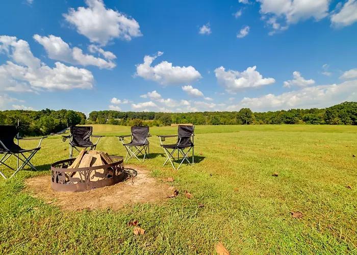 Garden Of The Gods Retreat W/ Hot Tub & Fire Pit Elizabethtown